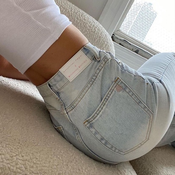Becky Jeans👖 - Picture 1 of 3